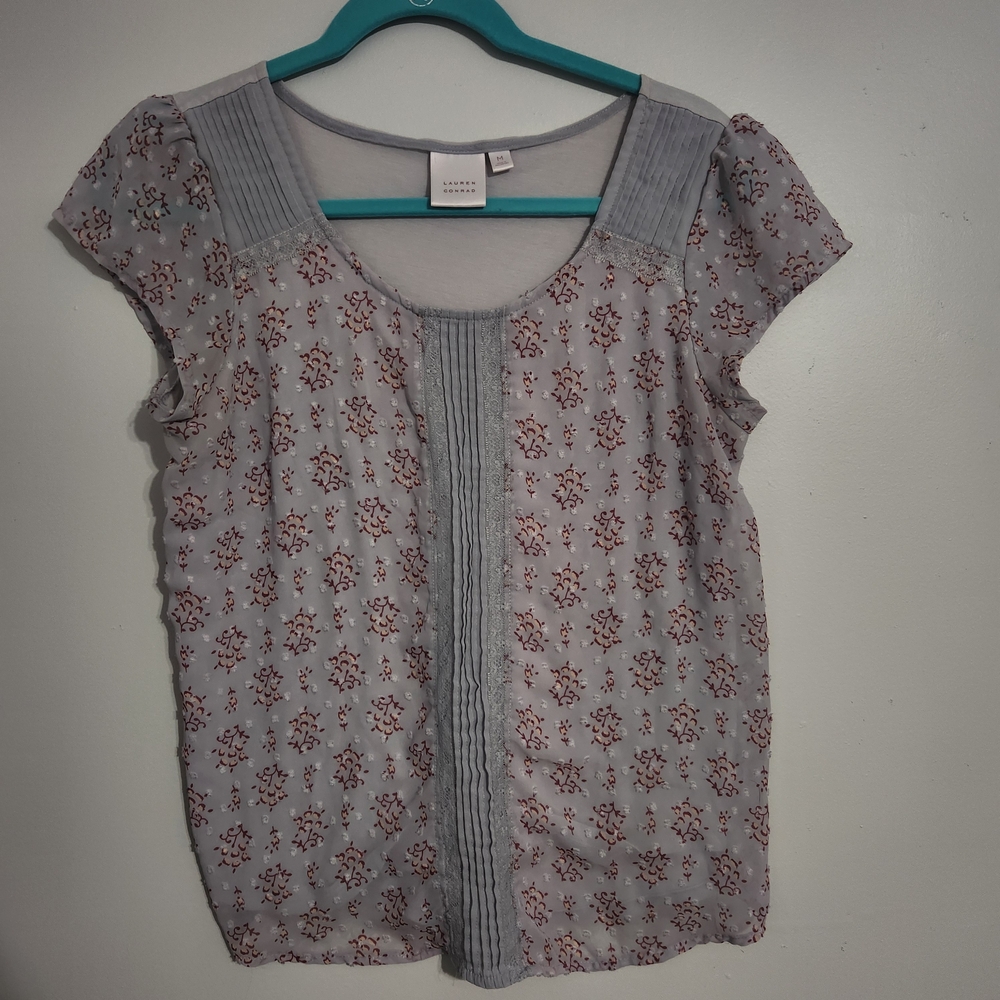 LC Lauren Conrad Gray Blouse with Red Floral Pattern, size M
